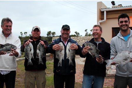 Vrolike hengelaars - Eldo Marais, Mico Swart, Oubaas Lesch, Sihan Toua en Zach de Wet